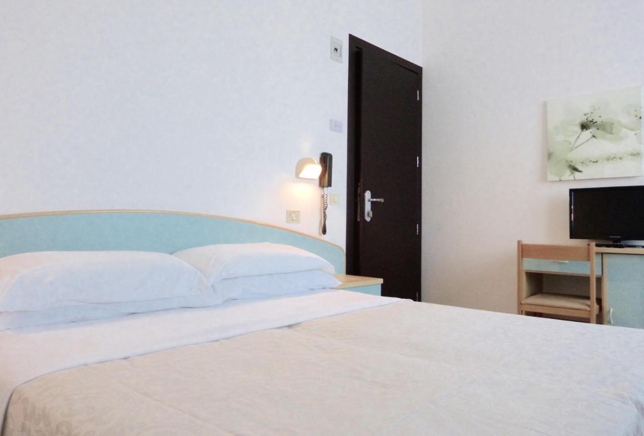 Hotel D'Annunzio Cattolica Dış mekan fotoğraf