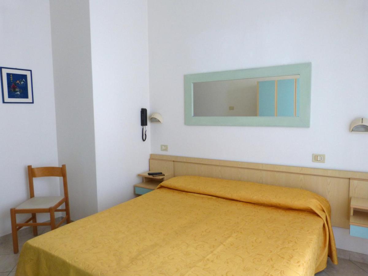 Hotel D'Annunzio Cattolica Dış mekan fotoğraf