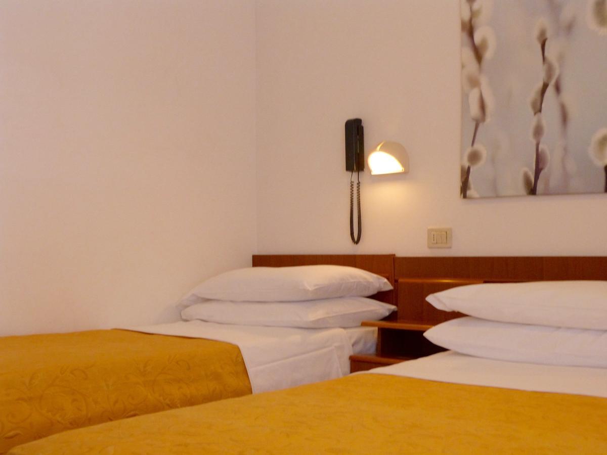 Hotel D'Annunzio Cattolica Dış mekan fotoğraf