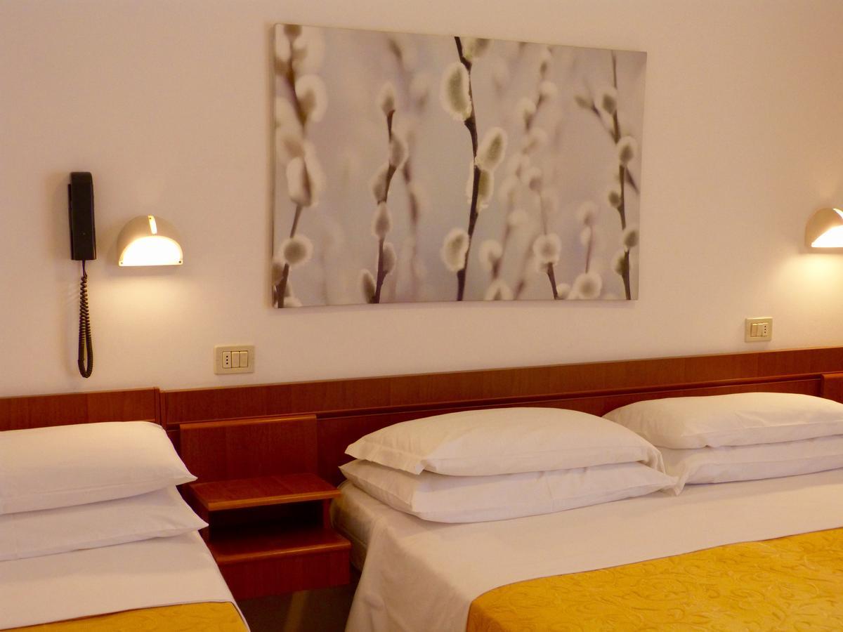 Hotel D'Annunzio Cattolica Dış mekan fotoğraf